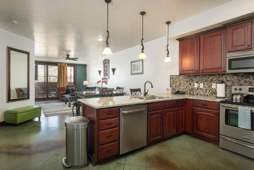 Luxury Downtown Rental Moab Exterior photo
